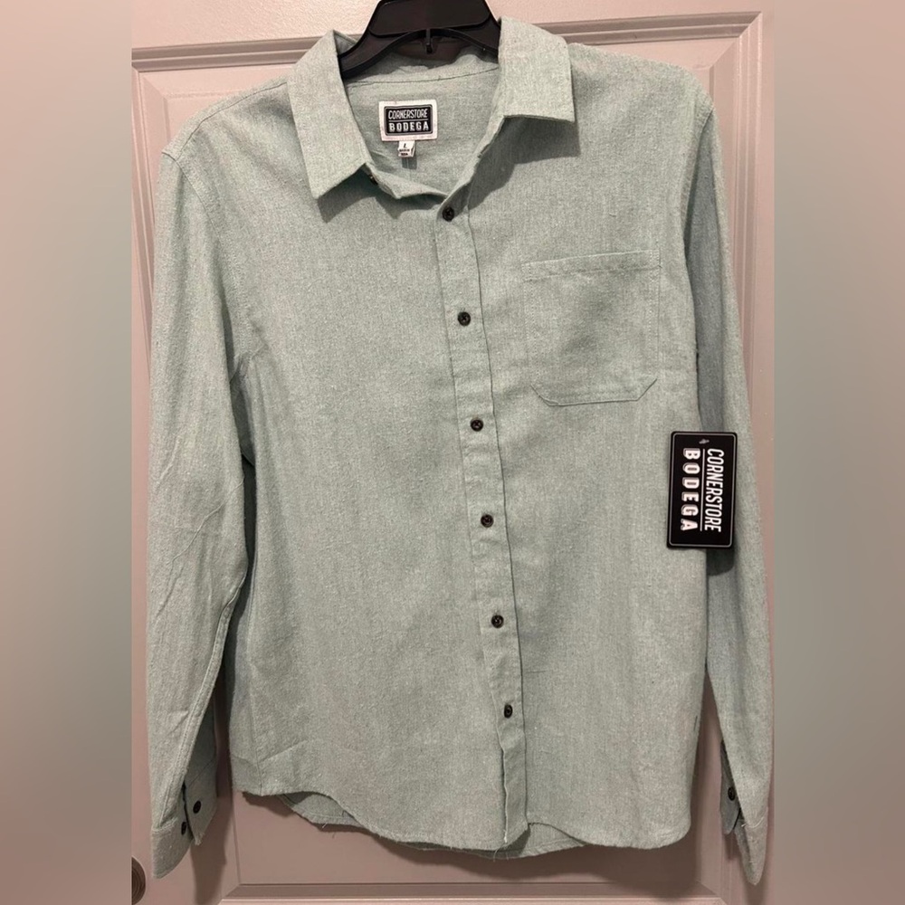 Green Casual Button Down Shirt with Long Sleeves